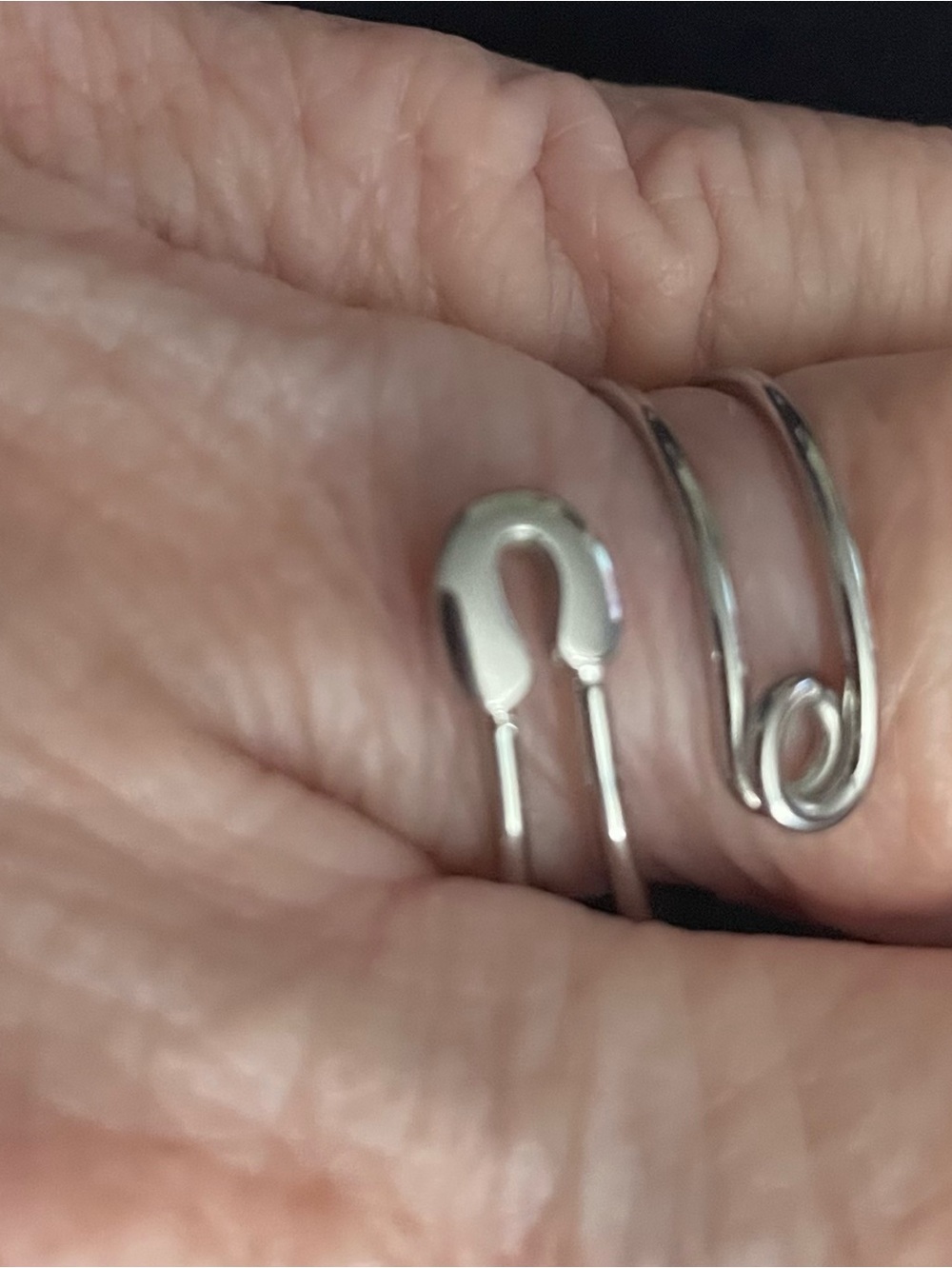 Stainless steel safety pin ring - Picture 2 of 3